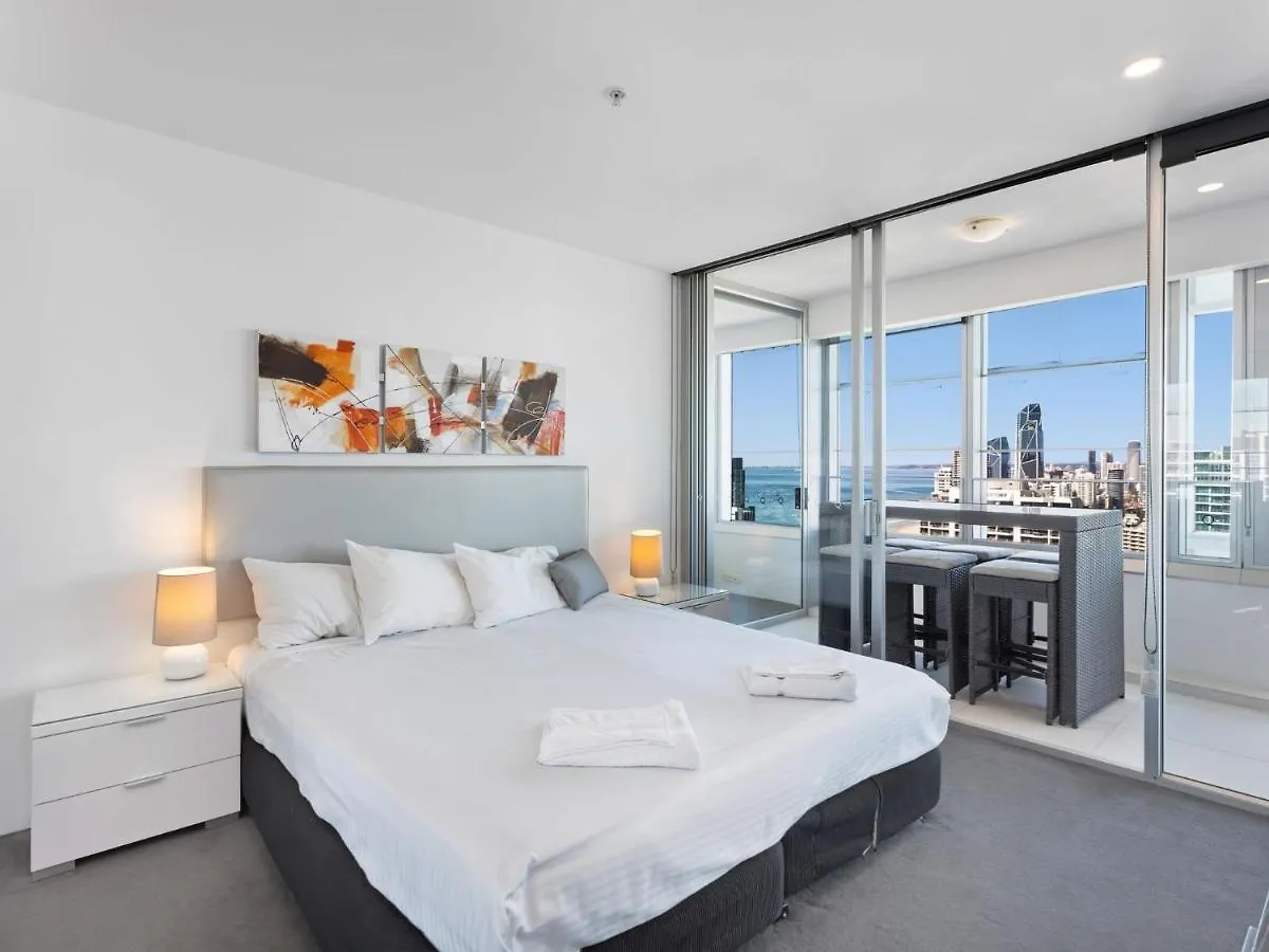 Luxury 3 Bedroom Apartment With Ocean Views - Coast Hm Gold Coast Australien